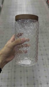 (มีคลิปรีวิว) โหล “โหลกลม” โหลแก้ว โหลแก้วมีฝาปิด ลายเพชร ทรงกลมสูง สีใสมีฝาไม้ปิด ขนาด1100ML โหลแก้วใส่ของ (1149613412119)