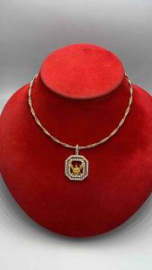 สร้อยคอช็อคเกอร์ 2 กษัตริย์ พร้อมจี้พญาครุฑล้อมด้วยเพชรสวิต ช่วยเสริมพลังอำนาจ โชคลาภ วาสนา ความสำเร็จ สร้อยคอมีความยาว 18 นิ้ว ของจริงสวยงามตรงปกค่ะ