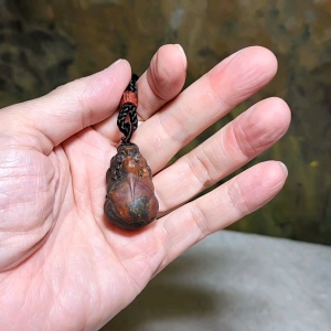 34mm Baoshan Nan Hong Adong Zhai with "skin" carved 3 dimensional Pi Xiu pendant 保山南红阿东寨带皮立体貔貅吊坠