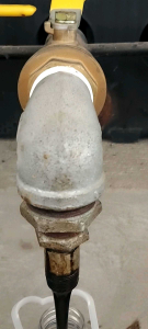 BLACKSTRAP MOLASSES PURE 8KG FOR PLANTS ANIMALS PROBIOTICS & FERMENTATION AND HOLLOW BLOCK MIX