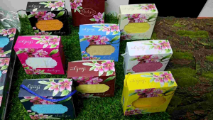 Souvenir Doorgirft Handkerchief Perkhawinan Hantaran is an Unique Doorgirft in the Event of Wedding Parties or Birthday Parties or Full Moon Parties.