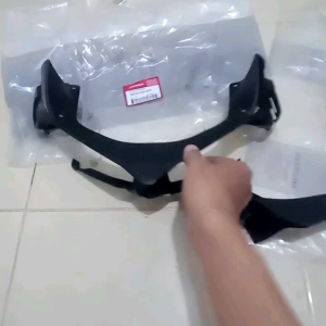 cowl fr lower cover tameng bawah lampu depan cbr 250rr k64 dan new cbr 250rr k64N cbr 250rr k64J original honda 64230K64N00 64230k64NP0