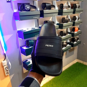 Pedro Sandal Slop Pria Wanita Hitam Desain Geometris Nyaman Tahan Lama Cocok untuk Kegiatan Sehari-hari ukuran 38-43 selop