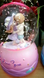 Kotak Musik Vinvin Pink: Pilihan Romantis untuk Kado Pacar & Lamaran