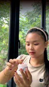 Auramore All In One Brightening Day Cream By Varinutie | Krim Siang Plus Foundation Mencerahkan