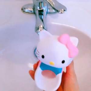 ร้อมส่ง ตุ๊กตาครอบหัวก๊อกน้ำ Disney ท่อต่อก๊อกน้ำ ตัวต่อขยายหัวก๊อกน้ำ ใช้ได้กับทุกหัว งานPVCอย่างดี