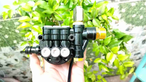 Cụm đầu bơm thay thế cho máy rửa xe dekton 2200a .