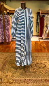 Happy Dress by Dian Pelangi LIMITED EDITION Busana Muslim Baju Maxi Gamis Kaftan Abaya Gaun Outfit Casual Busui Formal Pesta Pernikahan Kondangan Wanita Hijaber Cantik Anggun Modis Modern Elegan Mewah Model Korea Terbaru Motif Garis Hand Made Kekinian