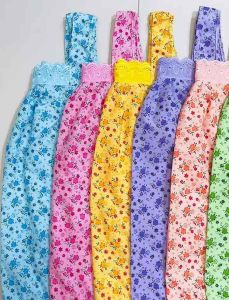 เสื้อคอกระเช้า(รหัสKK99) ลายตามภาพ มีกระเป๋า2ข้าง มีซิบ1ข้างลายดอกแต่งคอลูกไม้คอทรงสี่เหลี่ยม ใส่สบายสวยเกินเบอร์มากกก