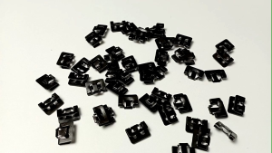 Klip Kancing Pelipit Kaca Luar Universal Bahan Besi