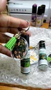 Vanilla Lavender Peppermint Wintergreen White Tea & Ginger Eucalyptus Massage Oils with Keychains for pain relief nausea insect bites mosquito repellant