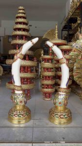 งาช้างแกะสลัก 1 คู่ (ได้ 2 อัน) งาช้างไม้แกะสลัก สูง 52 cm. งาช้างเทียม แต่งห้องพระ งาช้างไม้ ทำจากไม้จามจุรี ปิดทองเปลว เดินเส้นทอง มีประกันการจัดส่ง