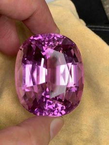 Natural Faceted kunzite weight 371.4 carats