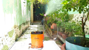 bình phun thuốc trừ sâu bằng điện KiNaMi 20lit Japan .