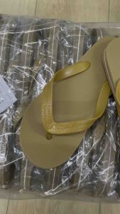 รองเท้าฟองน้ำ แตะหูหนีบ สีน้ำตาลอ่อน ยกโหล