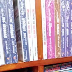BUKU 1700 PLUS BANK SOAL GEOGRAFI SMA YRAMA WIDYA