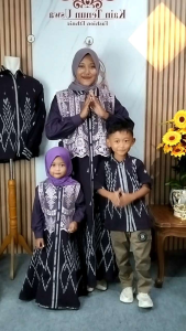 couple keluarga etnik baju labaran