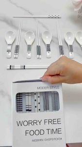 Hepburn-Style Ceramic Chopsticks & Spoon Set – Nordic Minimalist Tableware Gift for One