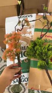 Cành Lá Cây Tùng Cây Bách Giả Gắn Kệ Đèn Đặt Tượng Phụ Kiện trang trí tượng gốm kệ đèn led