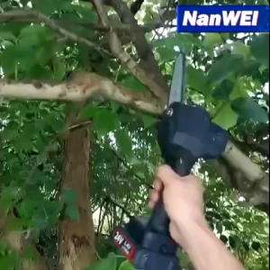88V Gergaji Mesin Mini 6 Inch Chainsaw Tanpa Kabel Gergaji Kayu Listrik / Senso Cordless Chainsaw