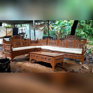 Kursi tamu sudut ukir mahkota kayu jati finishing antikan bakar