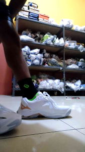 Mizuno Wlz8 low Women / Sepatu Voli Wanita / Sepatu Terbaru 2024