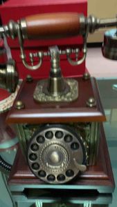 Điện thoại bàn cổ điển phong cách Châu Âu