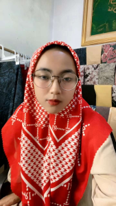 Hijab. Segi Empat Voal Motif Merah Putih Spesial Kemerdekaan