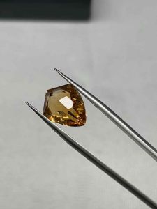 520Cie- ĐÁ CITRINE THẠCH ANH VÀNG THIÊN NHIÊN ( thông số trong ảnh chụp) 5.2 Carat