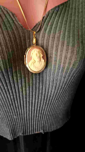 Jesus Crown of Thorns Photo Locket Gold Plated 40mm Cameo Jewelry Necklace