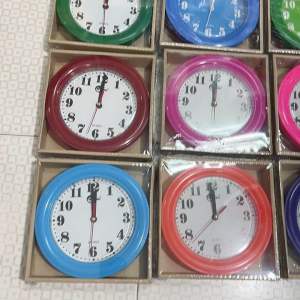 นาฬิกาสี ขนาด7*7นิ้ว