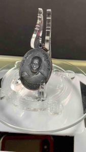 หลวงพ่อแดง  เหรียญหลวงพ่อแดง ปี2503จี้พระ