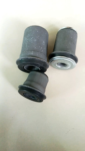 BOSH SAYAP BUSHING TOYOTA KIJANG KF-40 BESAR SEDANG (RING) & KEcil HARGA 1 PCS