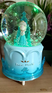 Snowball Musik, Kotak Musik Love Story, dan Lampu Motif Unicorn di Vinvin Pink Store