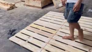 Giường Palet gỗ thông có bản lề gấp gọn