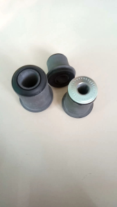 BOSH SAYAP BUSHING ARM TOYOTA KIJANG KF-40 BESAR SEDAN (RING) & KECIL HARGA 1 PCS