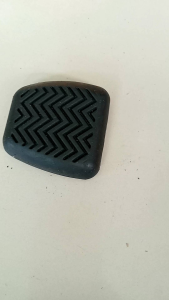 KARET PEDAL REM/ KOPLIN MOBIL UNIVERSAL HARGA 1 PC