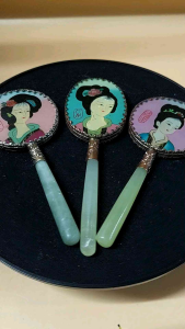 คันฉ่องกระจกทรงกลม/ ทรงรี ด้ามจับเป็นหินธรรมชาติ (ของเก่าหายาก)