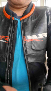 JAKET KULIT RACING SPORT ORIGINAL.BEKAS PAKAI KONDISI 90% DI JUAL KARNA JARANG D PAKAI