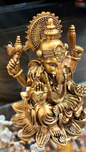 Ganesh / Vinayagar Statue Decorative Figurine with Lotus Base and Ornate Details