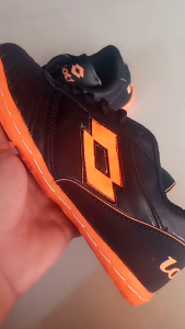 Sepatu Futsal Kulit Sapi Lotto Hitam Oren Outsol Sudah Di Jahit