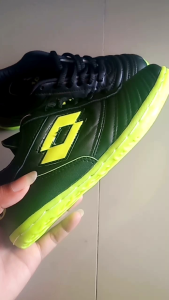 sepatu futsal kulit ukuran anak2 lotto hitam hijau outsol sudah di jahit