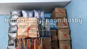 (1 Pak Isi 100 Pcs)Mainan Layang-Layang ADUAN PLASTIK MURAH UK-+58