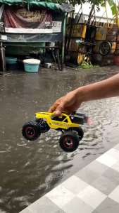 Mainan Anak Mobil Remot Asap Transformer Bumble Bee Optimus Prime Batre Cash Scale 1:20 Bisa Buat Main Bareng