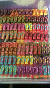 Coklat Karakter Sendal Isi 80