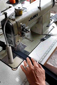 DOUBLE NEEDLE LOCKSTITCH SEWING MACHINE (COMPLETE SET w/ SERVO MOTOR)