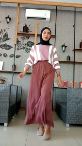 Setelan Batwing dan rok lidi span