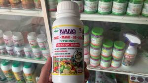 Phân Bón Nano-Canxi-Magie-Bo-Kẽm 5 Trong 1 Siêu Ra Hoa - Đậu Trái - Phát Triển Bộ Rễ Mạnh Cây Trồng Và Rau Màu Chai 500ml