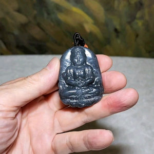 Premium natural Nephrite Qinghua (black & white) Guan Yin Jade pendant (with certificate) 和田玉新疆青花(黑白)观音吊坠(带证书)