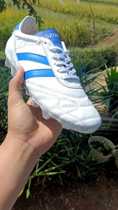 sepatu bola kulit kangguru aozora mnkai white blue bahan kulit berkualitas tinggi nyaman dipakai